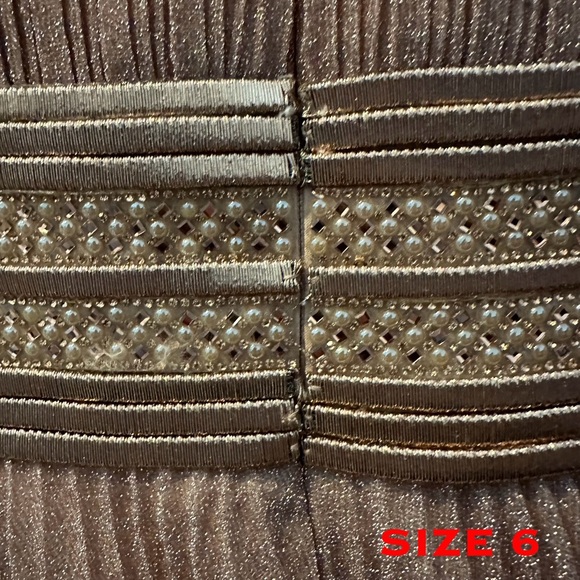 MAC DUGGAL | SHIMMERING PLEATED A-LINE 3/4 SLEEVE GOWN #30700 - Picture 6 of 9